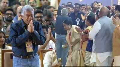 72nd National Film Awards: Anant Nag gets standing ovation for Dadasaheb Phalke Award honor as Ashwini Vaishnaw says, ‘You have rendered great service to the film industry’