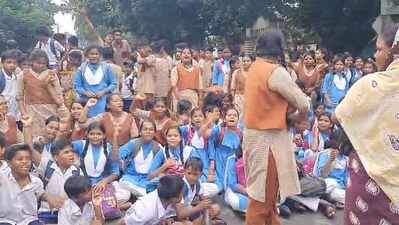 Students block road over power outage