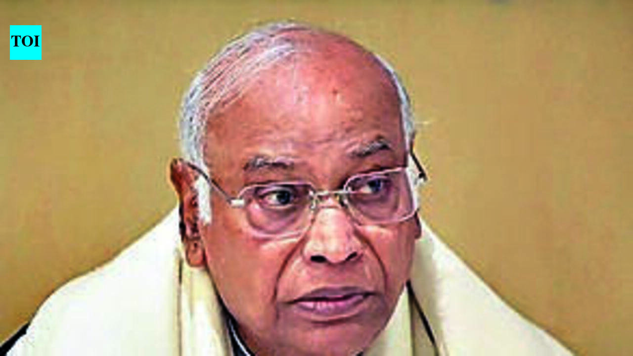 Rao Narender meets Kharge, briefs him on Haryana Congress roadmap