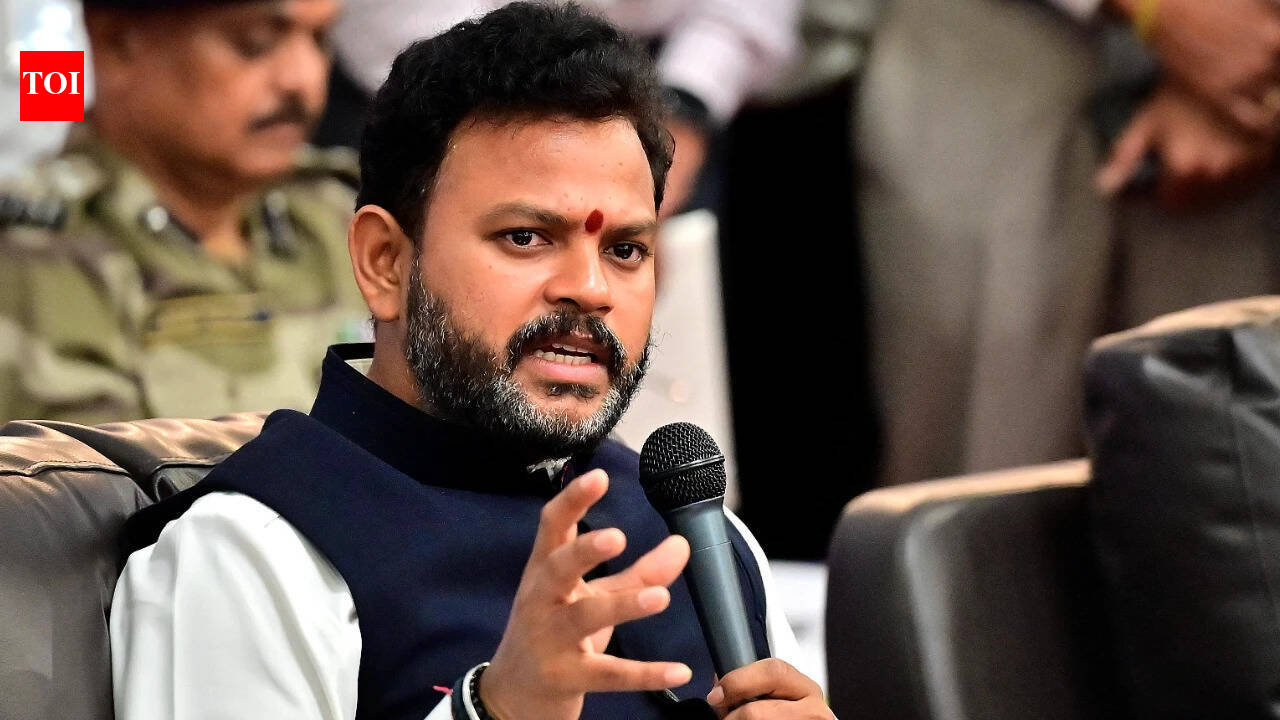 No rule stops airport companies from having airlines: Govt