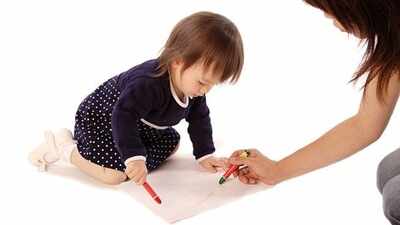 Parenting guide: What hand skills should a 1-year-old have? From picking up tiny objects to using a spoon, these hand and finger milestones show how toddlers are developing fine motor skills