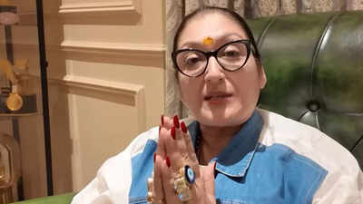‘Janwaron se pyaar karo, Dhokebaaz hote hai insaan ’ REACTS Sunita Ahuja after Govinda’s Lalbaugcha Raja visit with Komal Rani Swarnkar