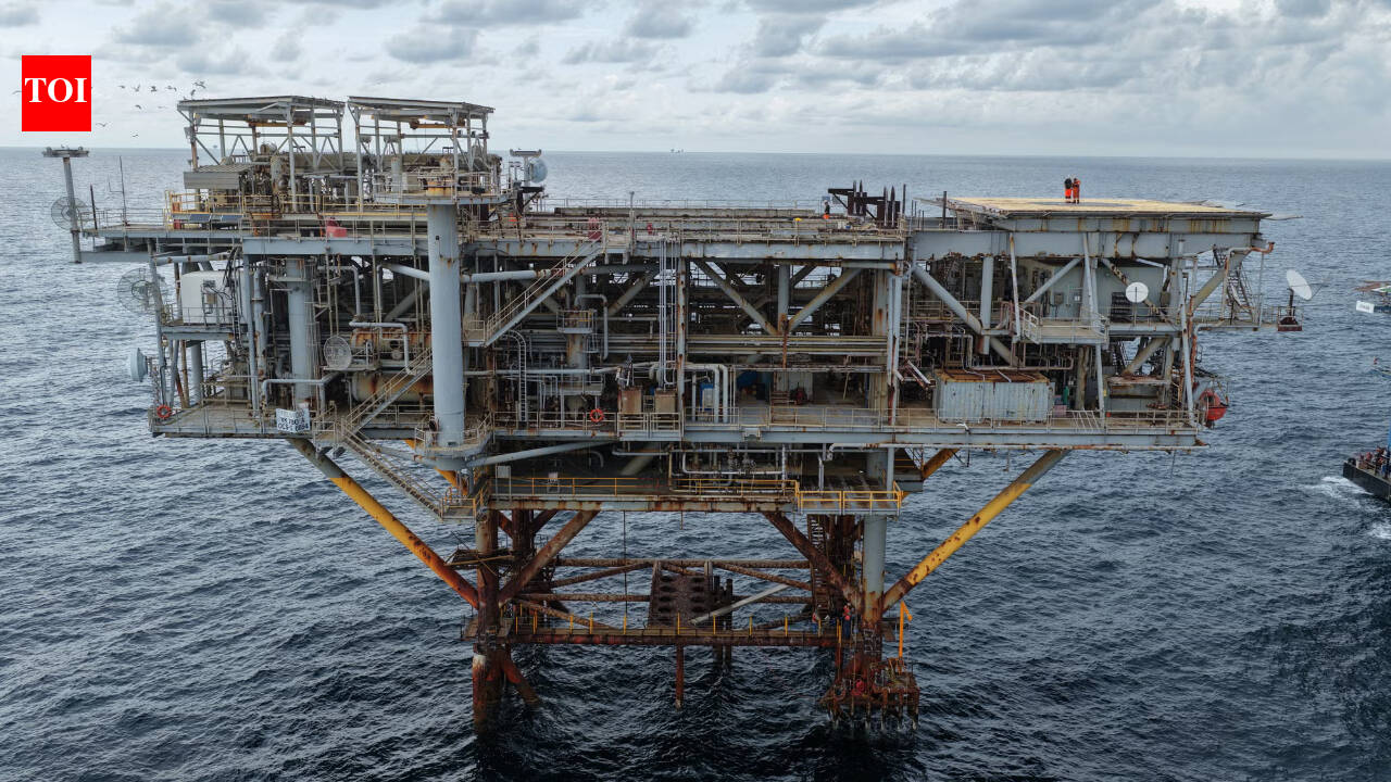 Alabama turns old gas rig into two reefs, with one rising 632 feet from seafloor