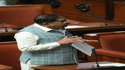 Karnataka Deputy CM G Parameshwara congratulates Anant Nag on Dadasaheb Phalke Award in Assembly