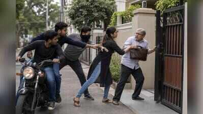 Pune woman foils robbery bid by 3 men, shields battery dealer from billhook attack