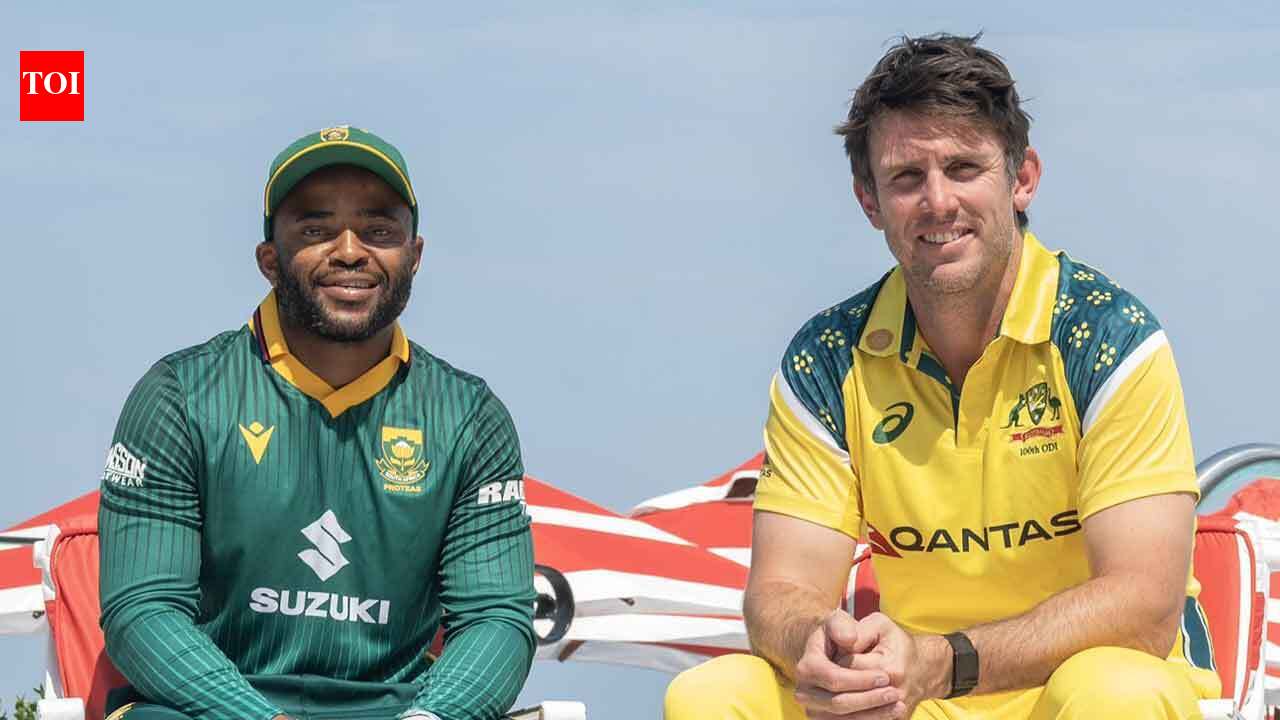 South Africa batsmen face Australia's new-ball attack at Kingsmead, Durban