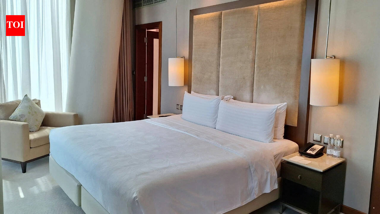 Why do hotels choose white sheets? The psychology and history behind the hospitality standard - The Times of India