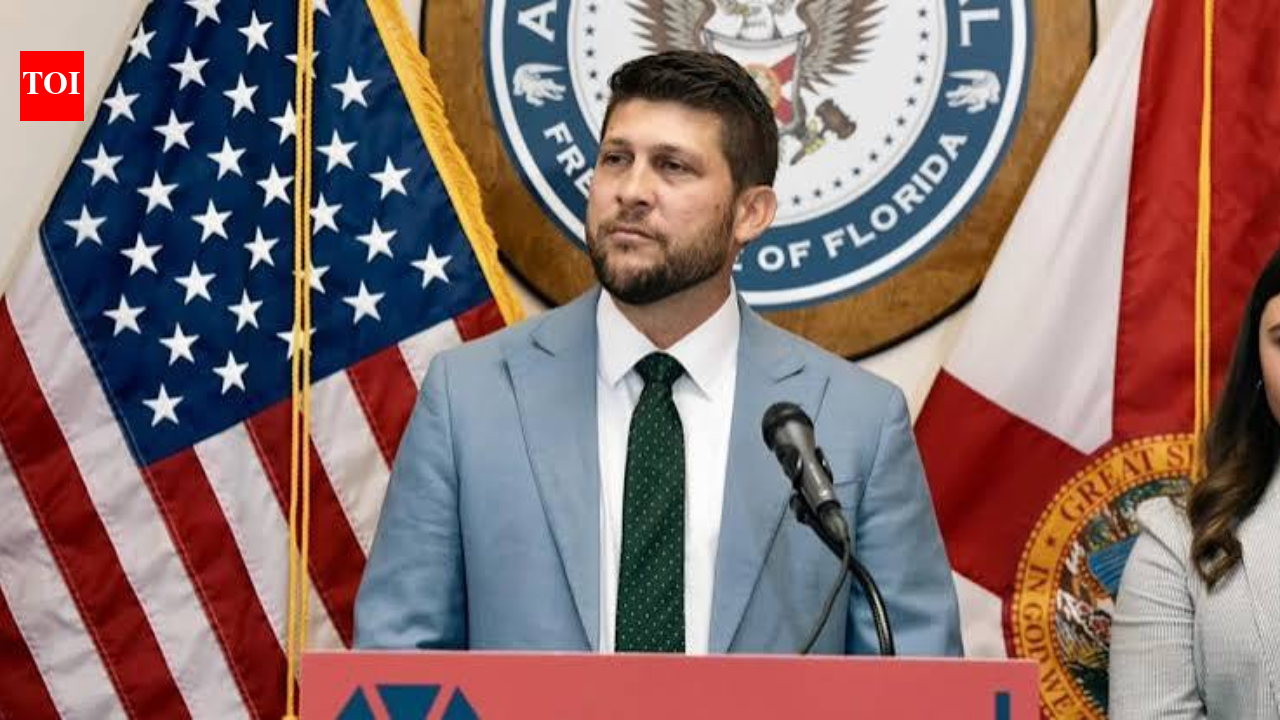 Florida teacher accused of calling 8th-grader ‘misogynist’ over conservative views; Attorney General seeks her dismissal
