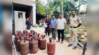 Govt seizes over 8k cylinders in crackdown on black marketing