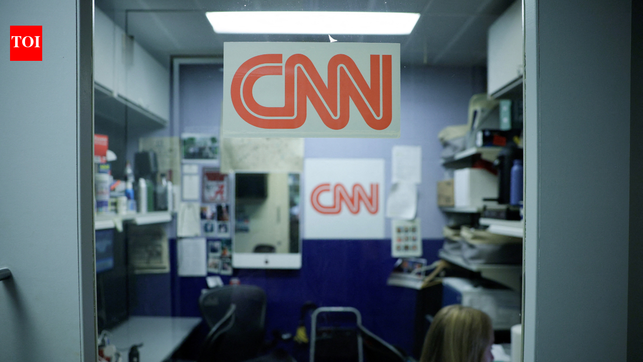 CNN, MS NOW, Politico seek emergency hearing after White House denies access despite court order