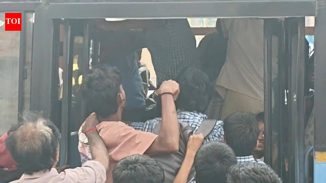 Students attack bus conductor for warning them against footboard travel