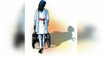 Ayah accused of stealing Rs 10L