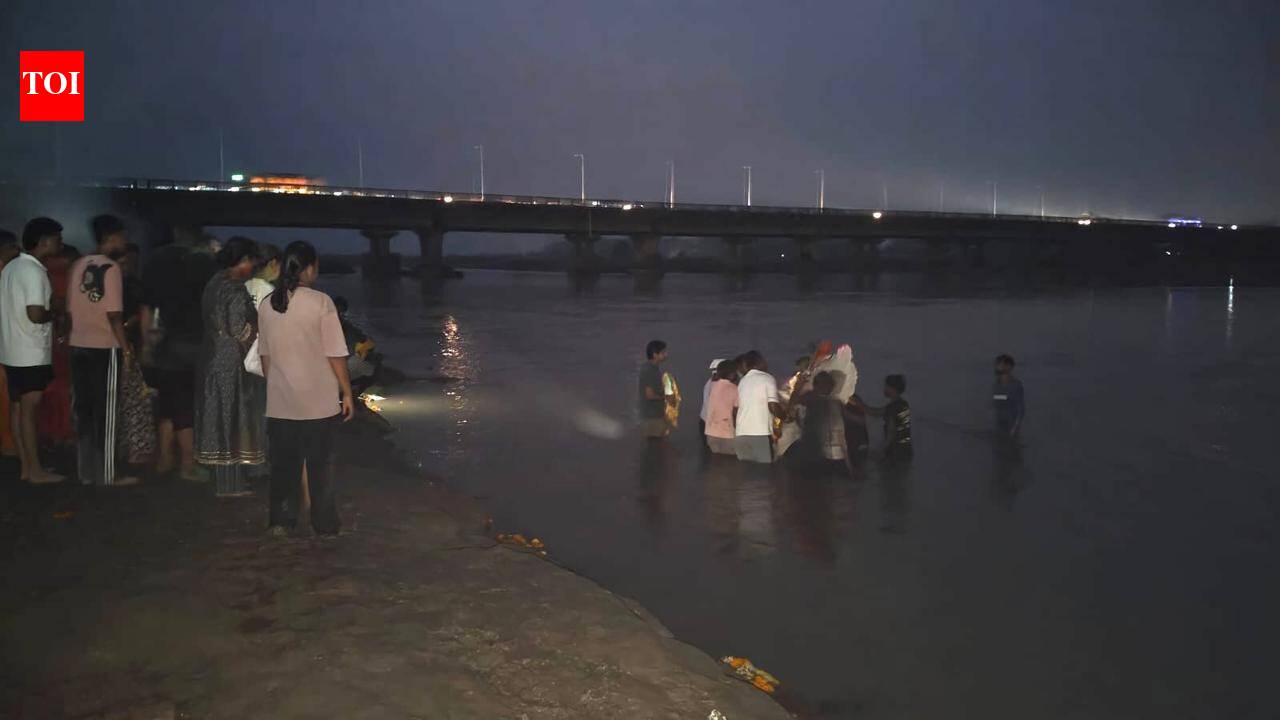 Devotees bid farewell to Bappa amid safety concerns at Satluj river