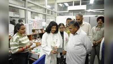 Kataria reviews services, projects at GMCH-32