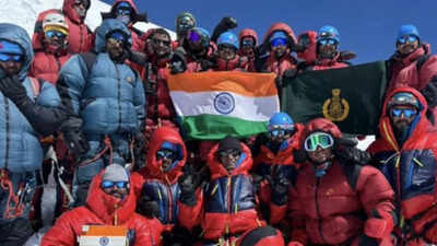 23 Himveers battle weeks of gruelling Himalayan climbing to reach 24,131-ft Mt Abi Gamin & unfurl Tricolour