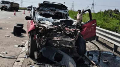 4 Mumbai residents headed to Jain pilgrimage site killed in expressway crash in Surat