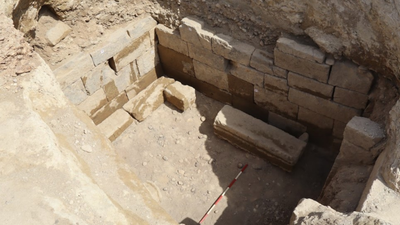 Archaeologists uncover 2,700-year-old Etruscan tomb at Italy’s Vulci; weapons, gold and rare pottery found in elite burial