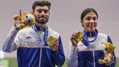 Asian Games: India win six medals, including shooting gold, as Baranica makes pole vault history