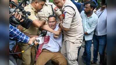 Gaurav, other Cong protesters detained over stir against CEC