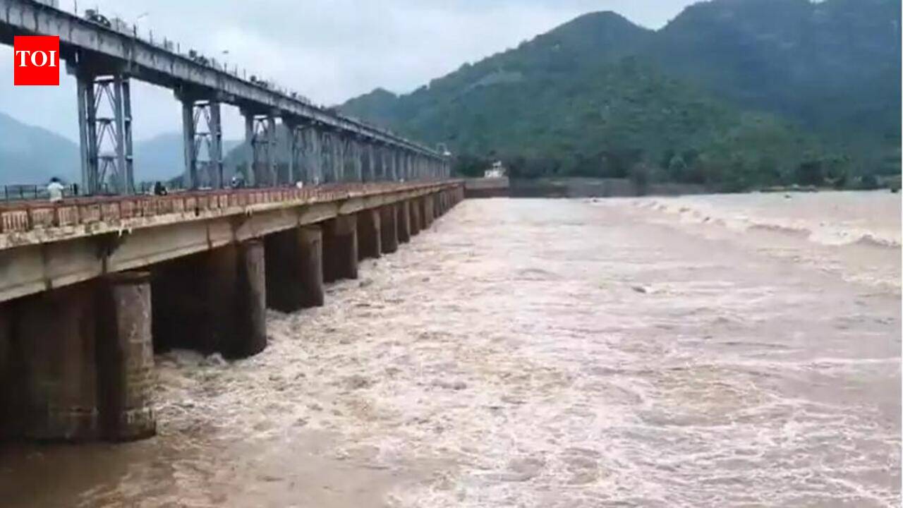 Floodwaters disrupt road links in north AP as Vamsadhara, Nagavali swell