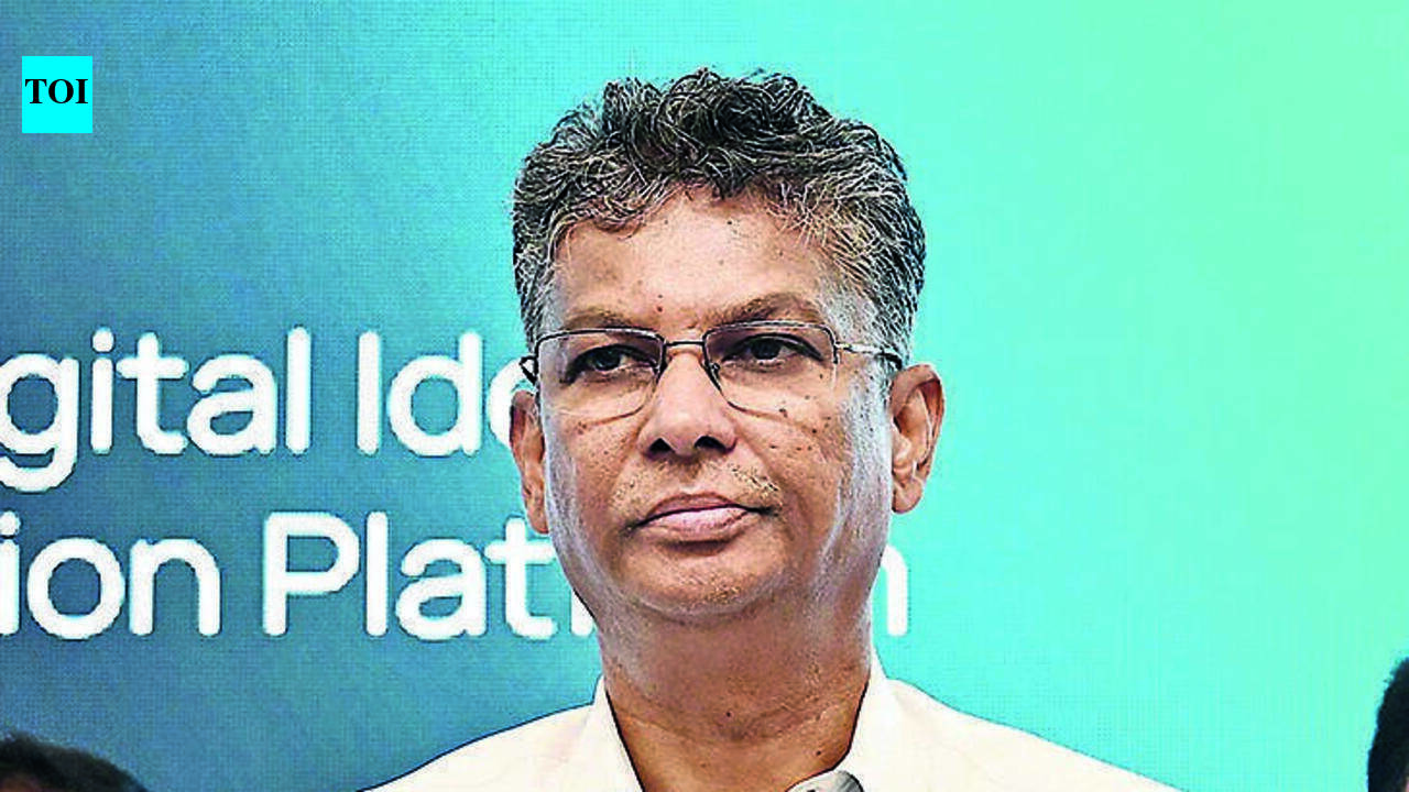 Days after ED raid, Jarkiholi says he not in race for CM post; backs Shivakumar for 2028