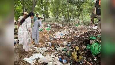 Make Gurgaon clean before Diwali, mayor directs MCG officials, agencies to accelerate sanitation services