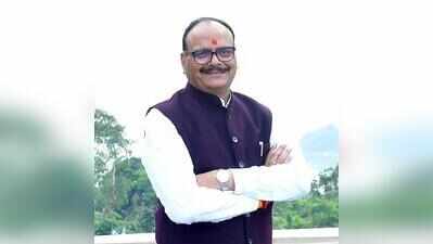 Teachers, graduates have key role in building developed India: Pathak