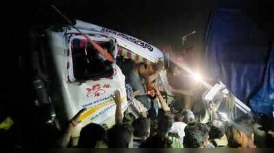 Bokaro Truck Driver Injured After Collision on GT Road, Probe Underway
