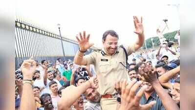 Cops plan stricter curbs for next year’s Ganesh immersion