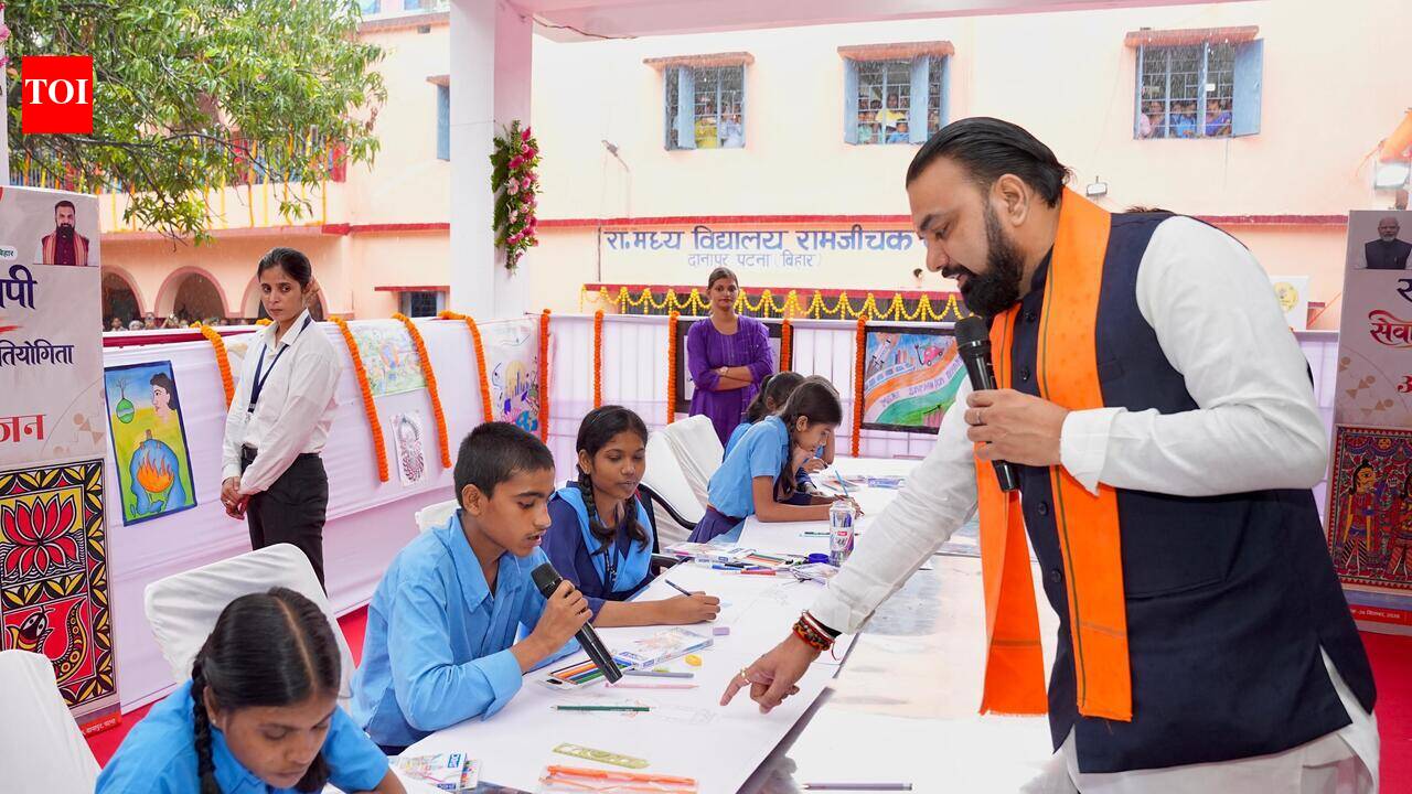 Samrat asks govt schools to strengthen academic environment