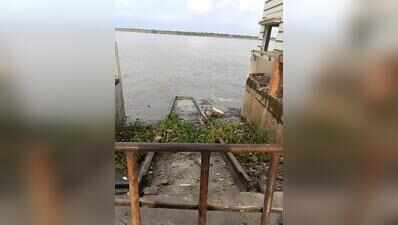 'Conveyor belt' option for crane-less ghat immersions