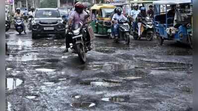 Rs 25 cr to upgrade battered Howrah roads before Oct 10