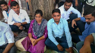 IIT-Bombay suicide case: Deceased youth’s parents to resume fast, ask students to protest too