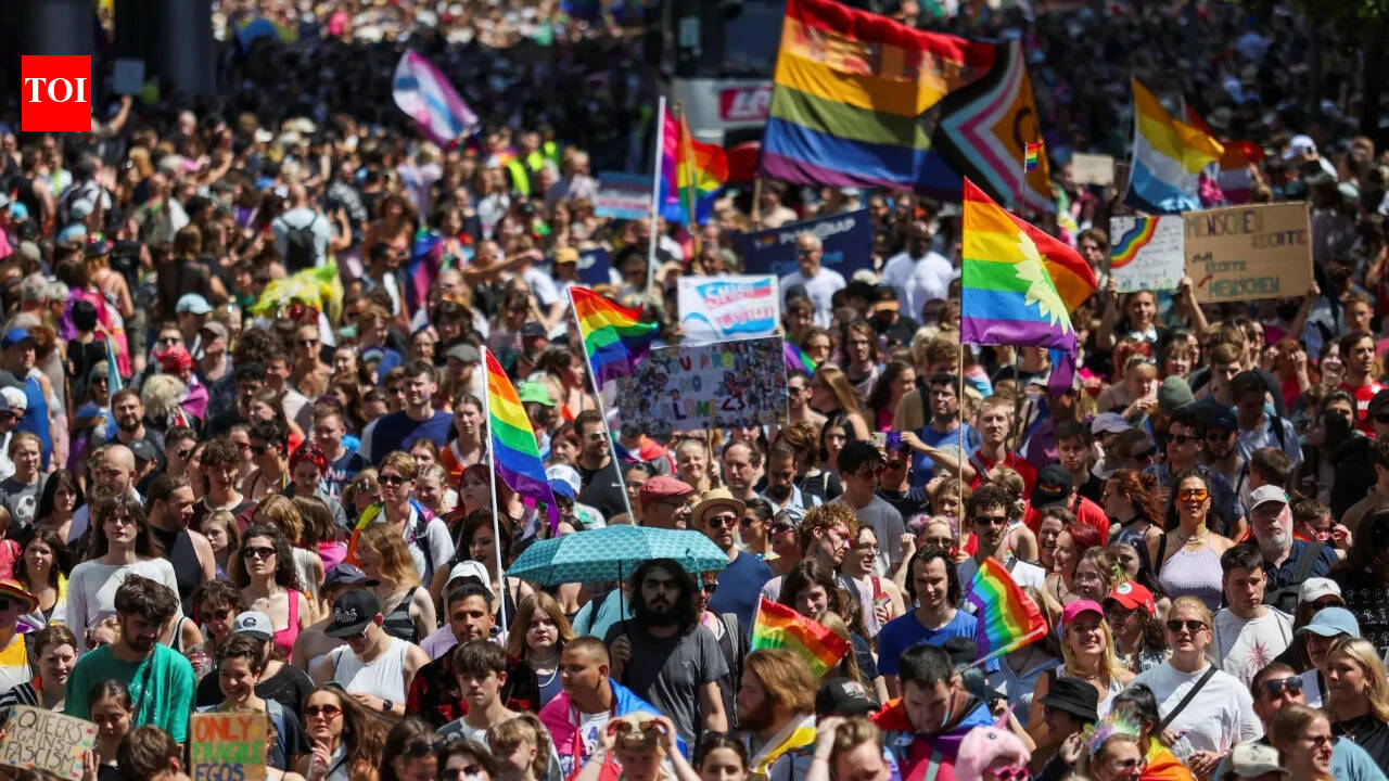 US deports LGBTQ migrants to nations where they fear persecution, rights groups say