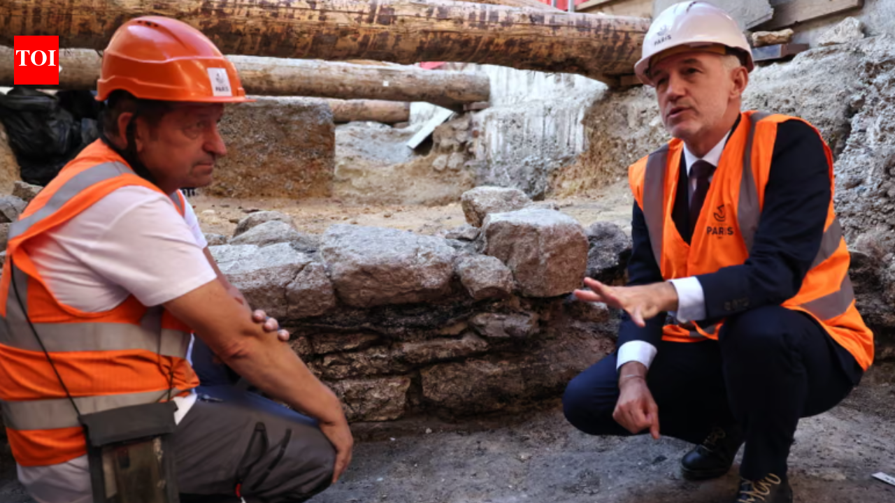 Ancient Gallo-Roman wall found beneath Paris's Île de la Cité could confirm site of Lutetia, city's first settlement, ministry says
