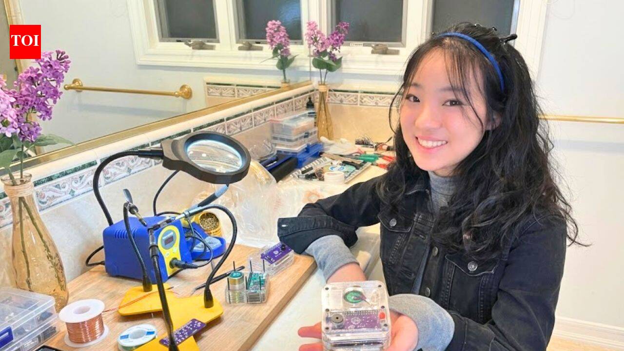 Vivien He developed a tiny device that detects earthquake signals and sends warnings through alarms and text messages