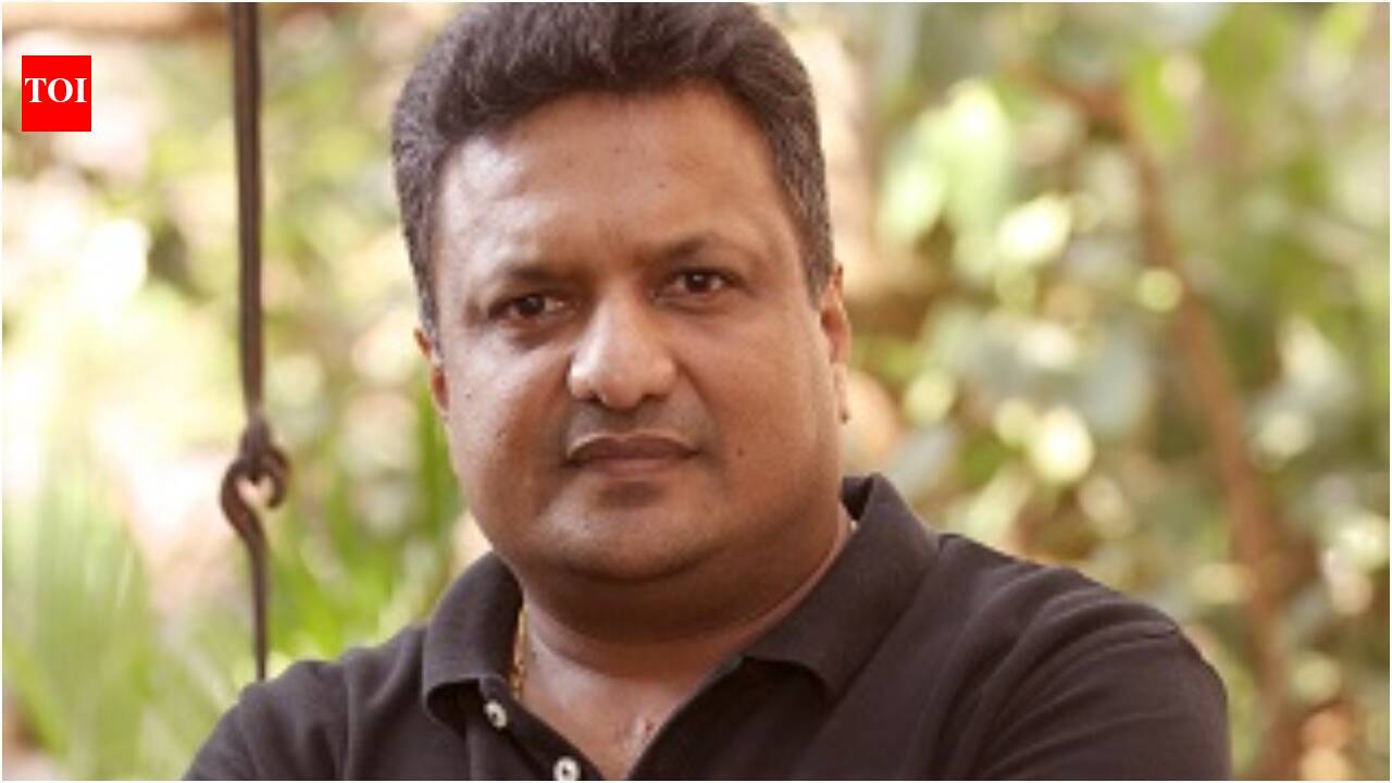 Sanjay slams smoking posters: Filmmaker questions macho ‘smoker’ heroes