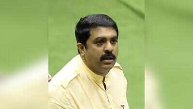 Sardesai threatens agitation over hosp bed crunch