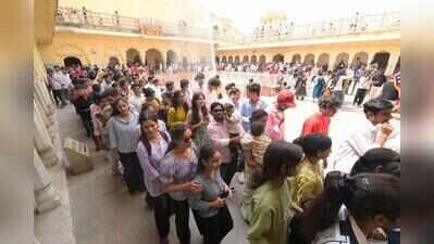 Free entry draws massive crowds to renowned heritage sites in Raj