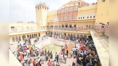 Free entry draws massive crowds to renowned heritage sites in Raj