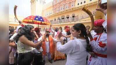 Free entry draws massive crowds to renowned heritage sites in Raj