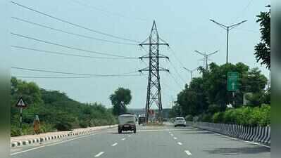 2 years on, power pole in middle of road in Gurgaon puts commuters’ safety at risk