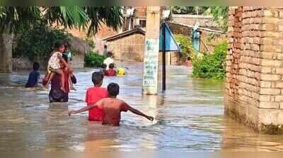 Gandak breaches bund, floods Champaran villages