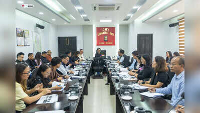 Lalduhoma seeks roadmap to make Mizoram major silk hub