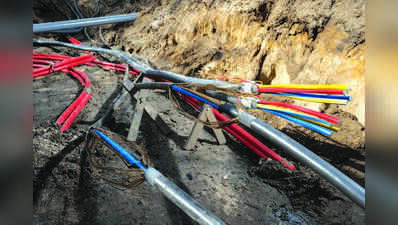 Six held for BSNL cable thefts