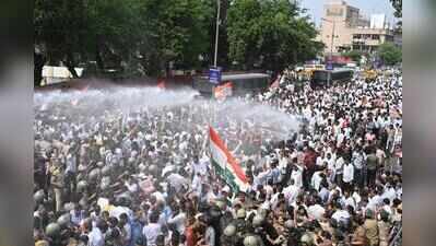 Gehlot, Jully, Randhawa detained in protest march to ECI office, police use water cannons