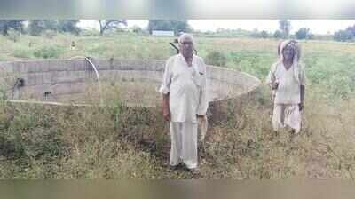 Last year’s flood erodes topsoil, now drought wilts crops in Dharashiv & Solapur