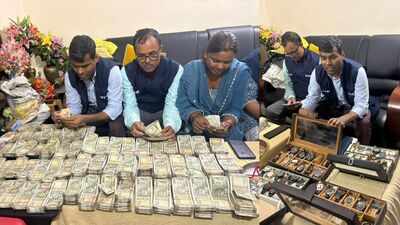 Vigilance raids Patna ADM, wife; Rs 79L cash, watches, property papers seized