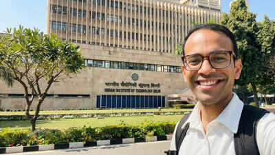 He lost his father in Class 10, but his mother stayed awake until 3 am to support him; how Pushpak Pujari secured AIR 183 and a seat at IIT Delhi