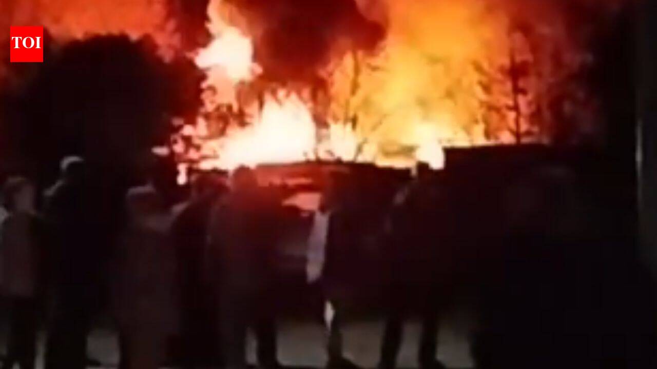 Military aircraft crashes in Russia due to 'fuel explosion'; 6 dead